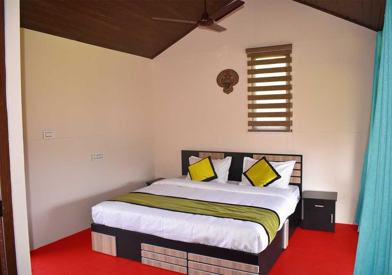 Koomankolly Resort Thirunelly Buitenkant foto